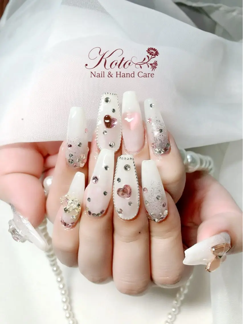 ネイル 長さ出し ジェルネイル 持ち込み ニュアンスネイル 赤色 ハンドネイル Nail Salon KOTOのネイルデザイン