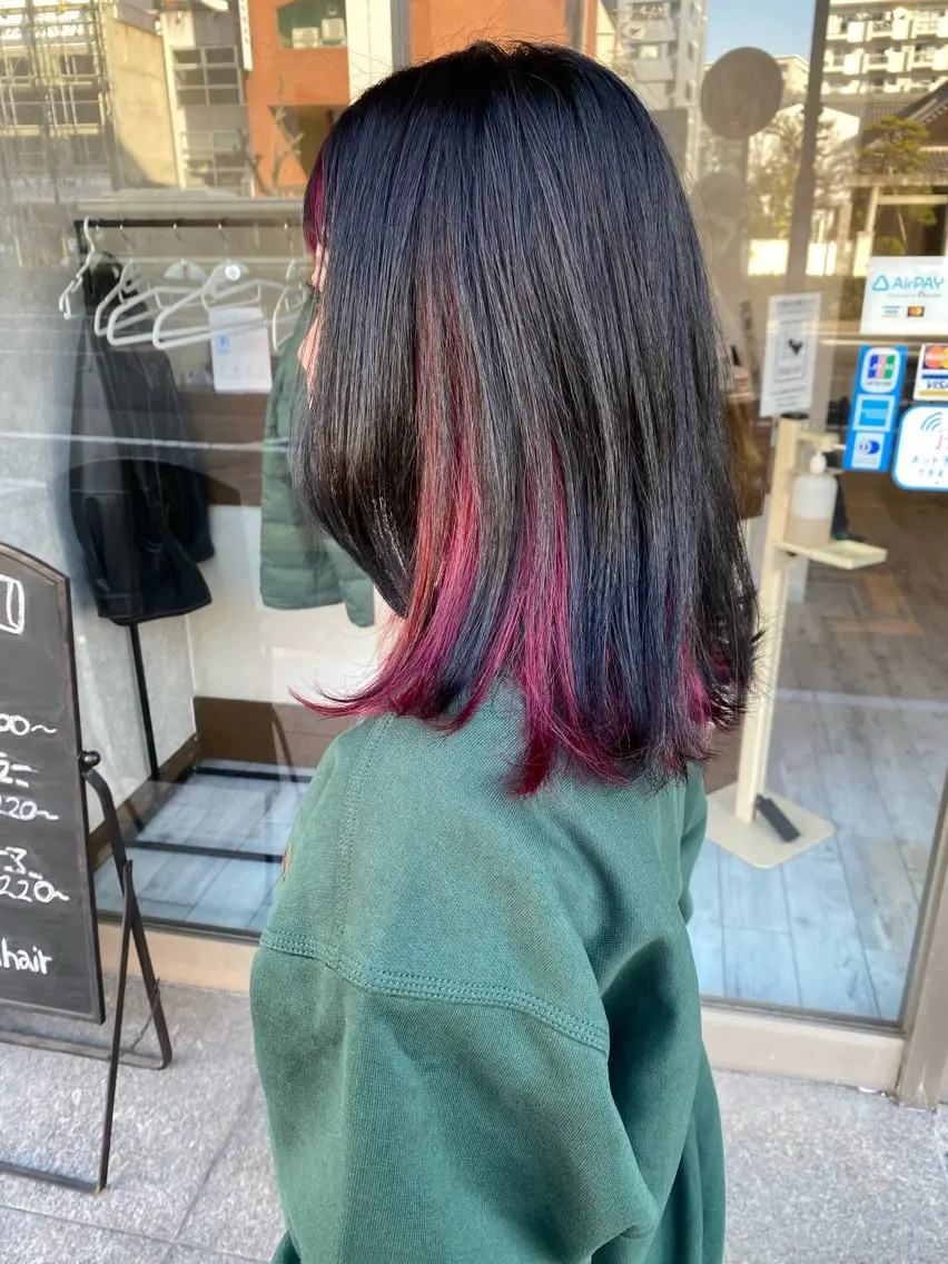 ミディアム カラー ミストバング 黒髪 フェイスフレーミング レッドカラー カット ヘアカラー トリートメント 日比 貴大/ minim hairのヘアスタイル