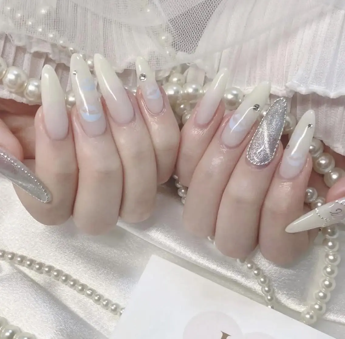 ネイル アートネイル 長さ出し ネイルチップ Queen‘s なんのネイルデザイン