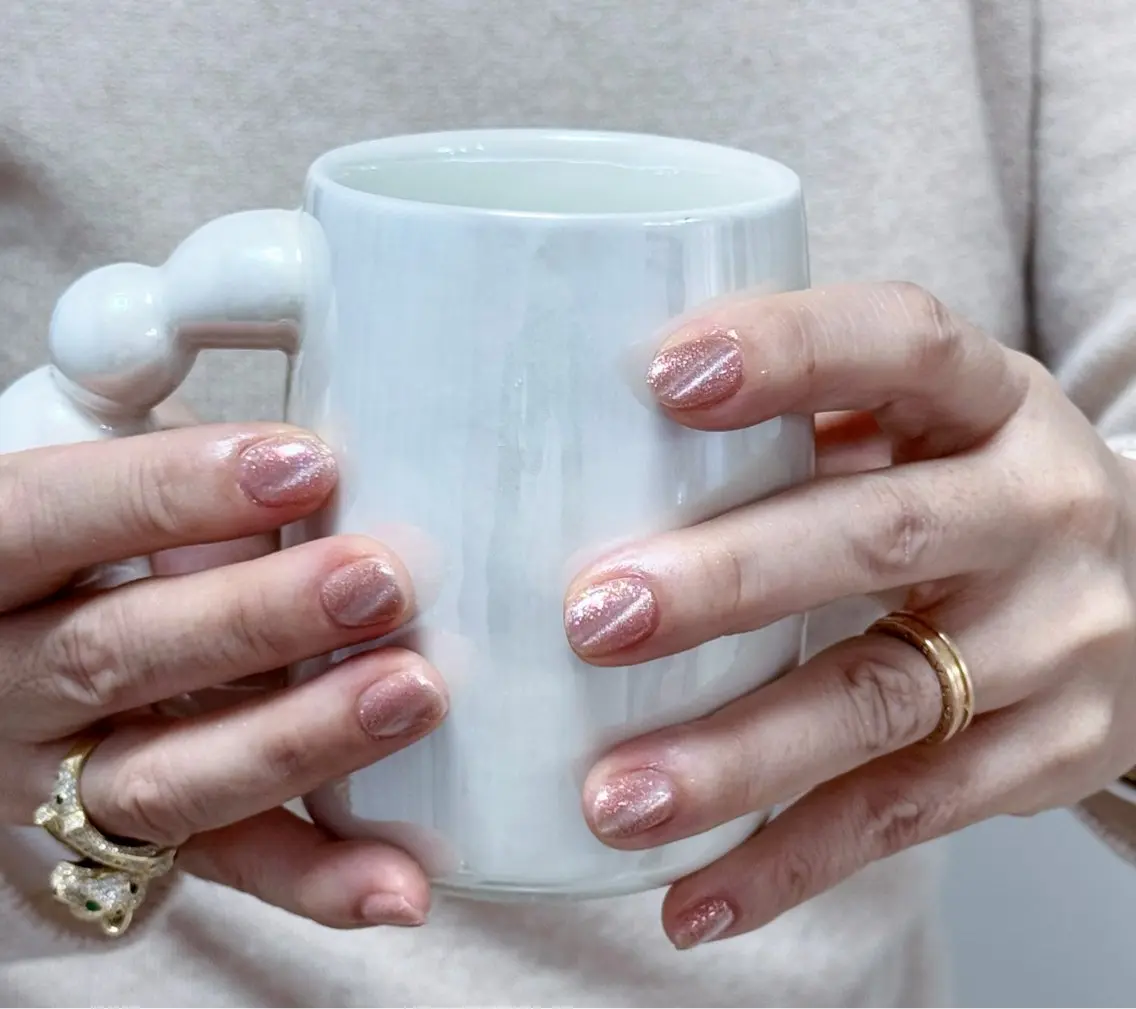 ネイル フレンチネイル グラデーション キラキラネイル 韓国ネイル マグネットネイル ハンドネイル 🎀🎀YooLi Nail Salonのネイルデザイン