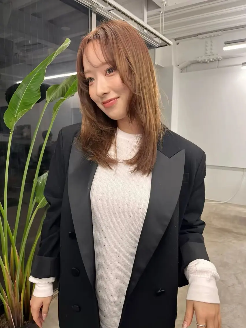 ロング 酒井 美里のヘアスタイル