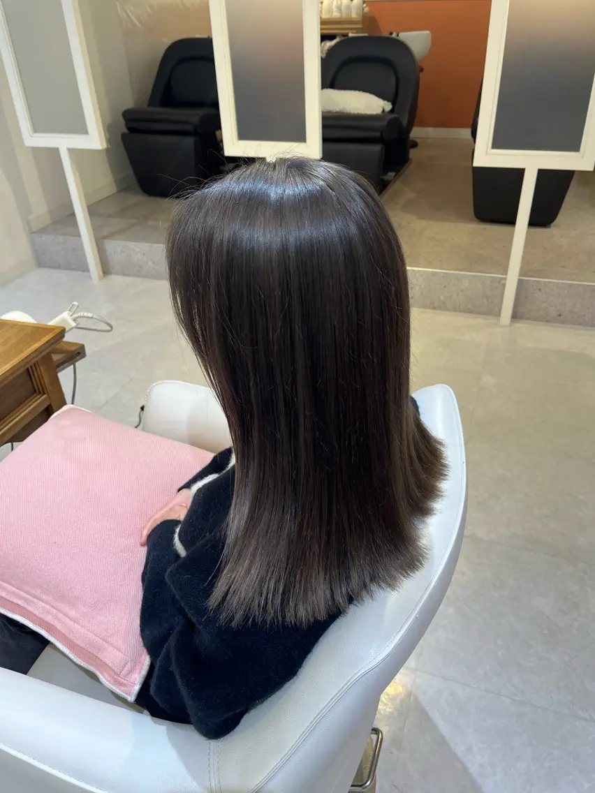 ミディアム ヘアカラー 梛木 唯のヘアスタイル