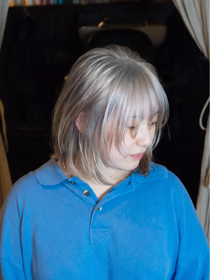 ミディアム カラー 顔周りカット カット ヘアカラー トリートメント 安藤悠里/ハイトーン /デザインカラーのヘアスタイル