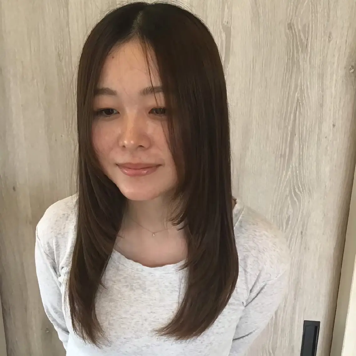ロング レイヤーカット 渕 七海のヘアスタイル