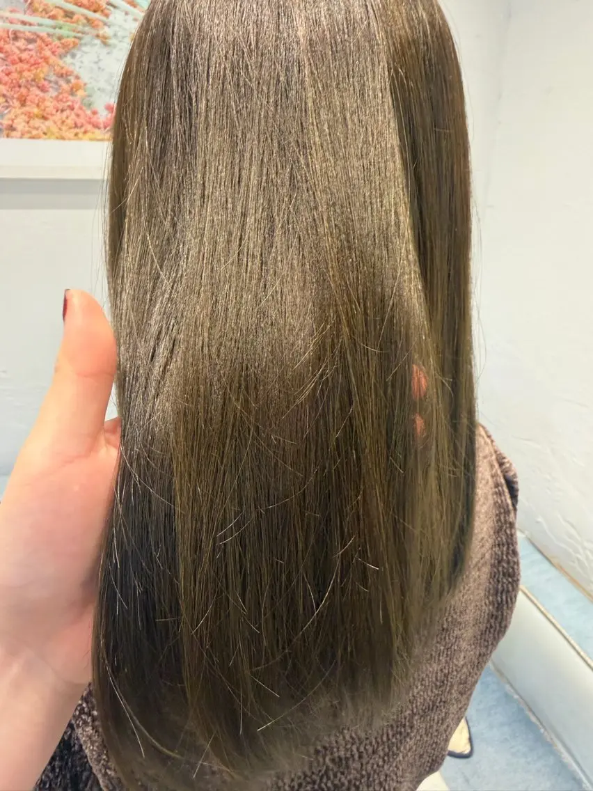 カラー 牧野 心咲のヘアスタイル