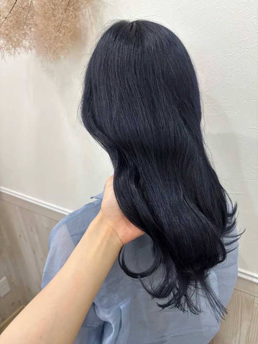 ロング カラー ブリーチ s. satsukiのヘアスタイル
