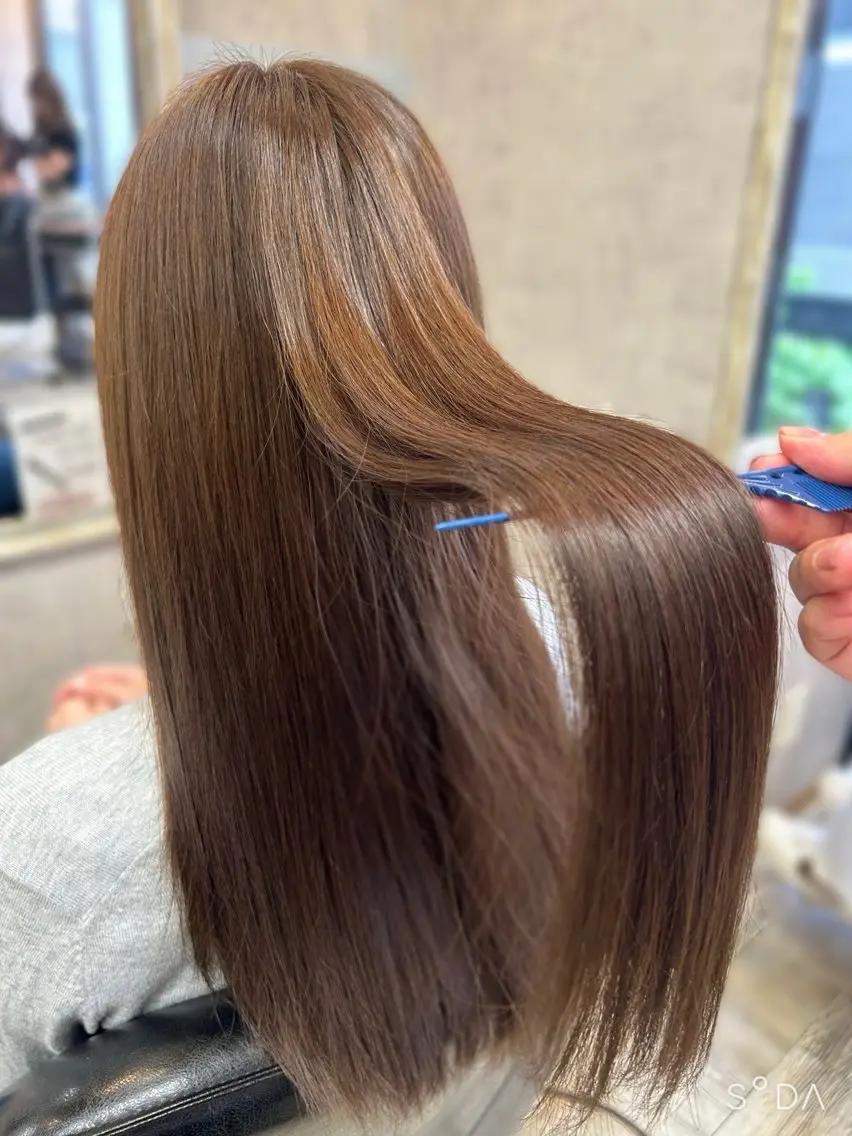 ロング カラー ベージュカラー ブラウンカラー ブラウンベージュ 透明感カラー 青柳 若奈のヘアスタイル