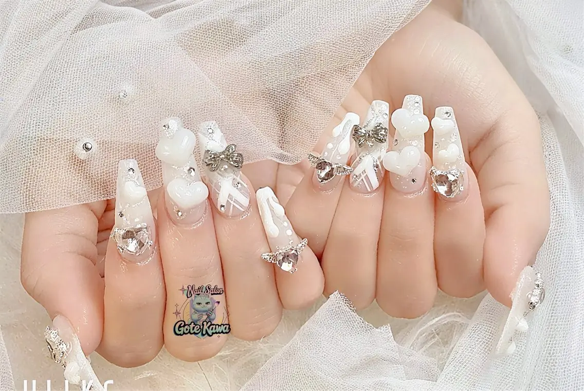 ネイル ハート ワンホンネイル ホワイト 冬ネイル ハンドネイル ハンドケア Gote Kawa nail salonのネイルデザイン