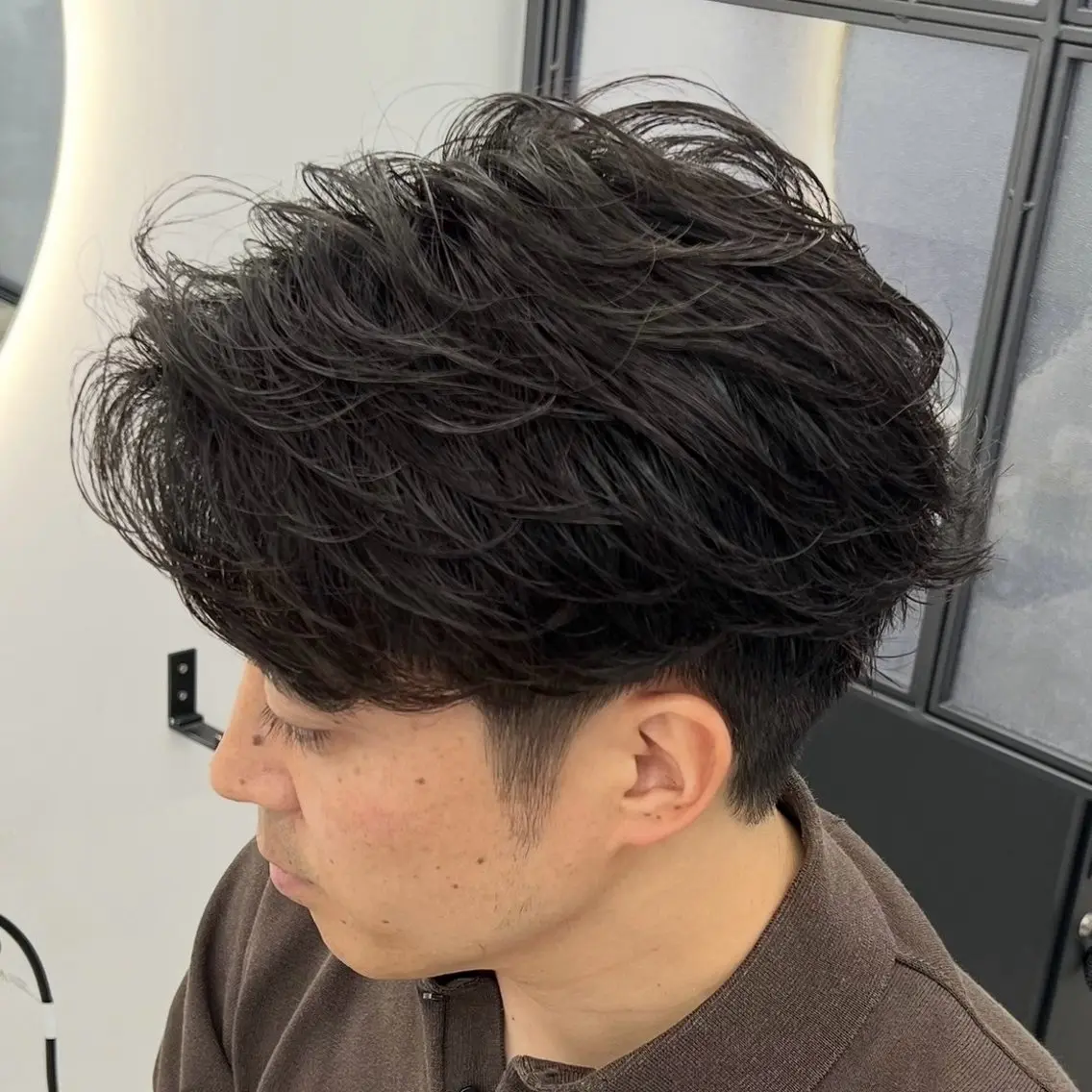 メンズ フェザーパーマ メンズパーマ Marin暖色カラー 💗メンズ大歓迎のヘアスタイル