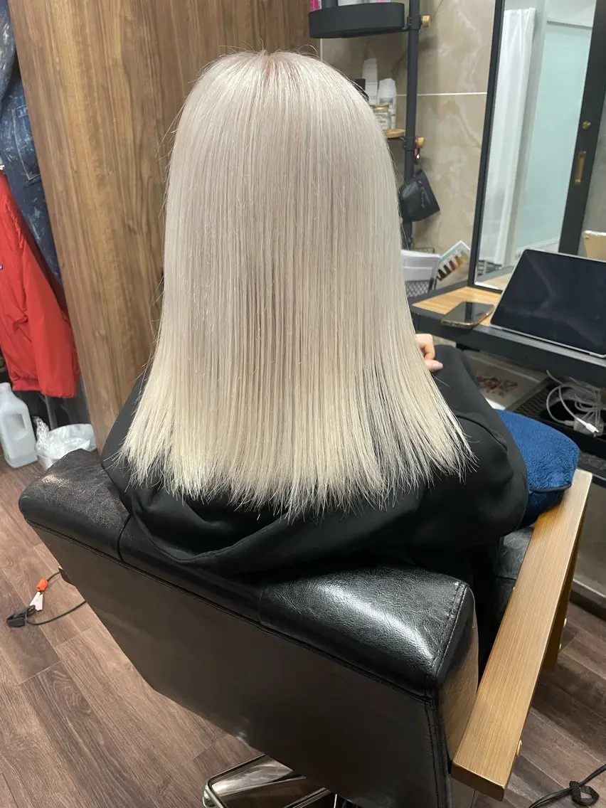 ミディアム カラー ヘアカラー トリートメント Lull1人美容室 バレイヤージュのヘアスタイル