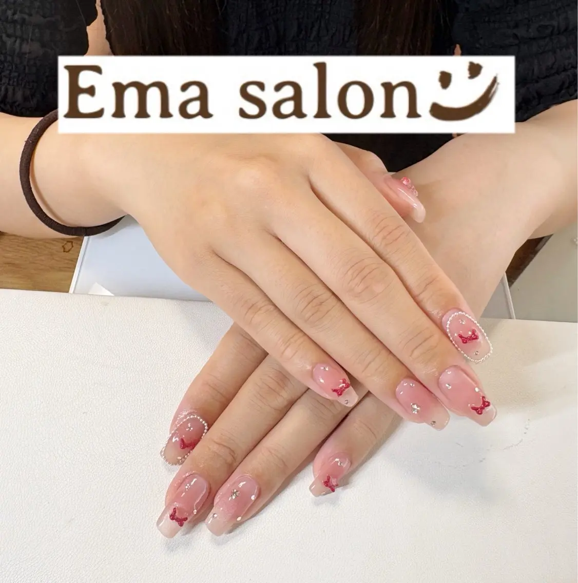 ネイル チークネイル マグネットネイル 持ち込み リボン ハンドネイル Ema salon hiromiのネイルデザイン