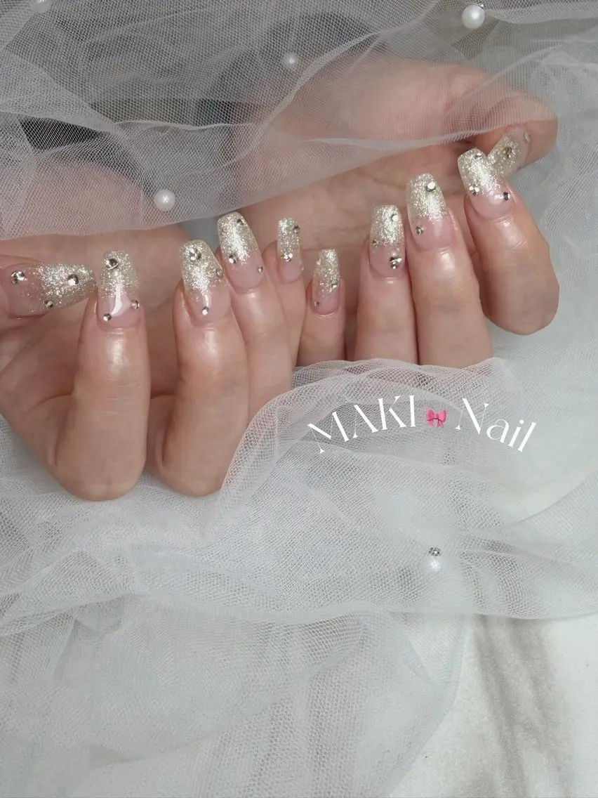 ネイル ラメ(グリッター) ラメグラデーション ストーンネイル ハンドネイル MAKI💎堺筋本町 大人可愛い/綺麗めのネイルデザイン