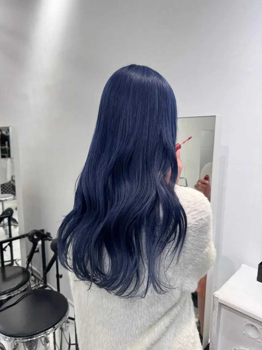 ロング カラー ヘアアレンジ ブリーチ ブルーカラー ネイビーカラー カット ヘアカラー トリートメント 艶ハイトーン/ヘア アレンジAYAKAのヘアスタイル