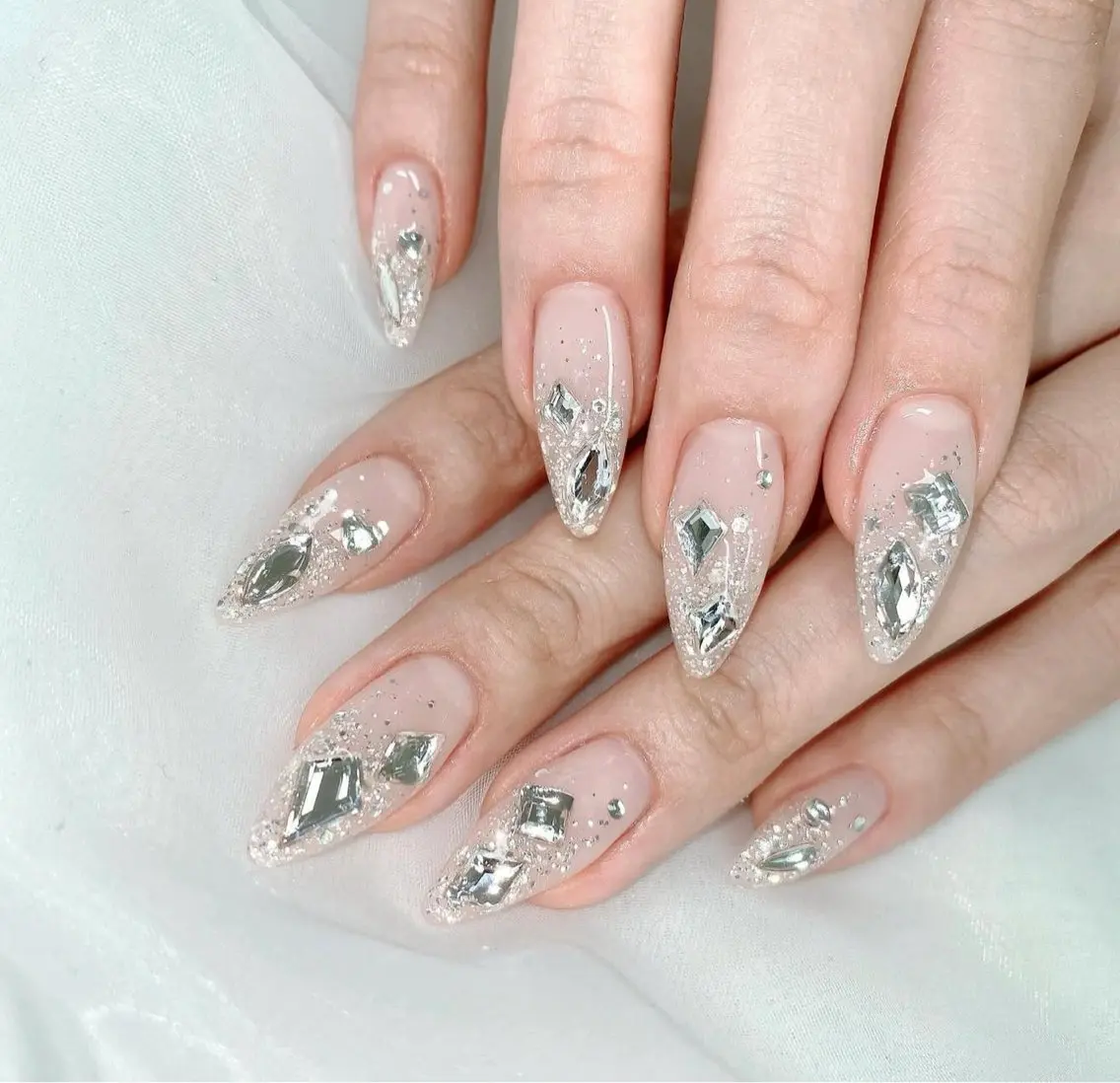 ネイル アニマル柄 オーロラネイル チークネイル フラッシュネイル ジェルネイル ハンドネイル Tira Nailのネイルデザイン