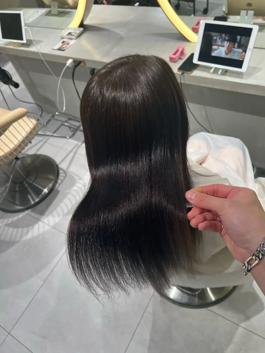 ロング カット ヘアカラー 縮毛矯正 福岡縮毛矯正✨️ ストレート 向井和輝のヘアスタイル