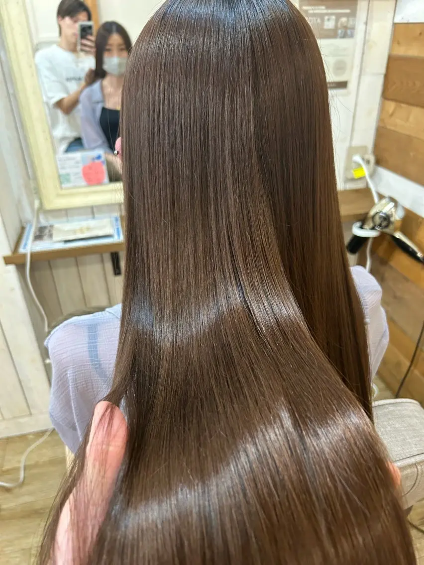 カット+ナチュラルストレート(完全にクセを無くしたい方オススメ)シャンプー・ブロー込の写真