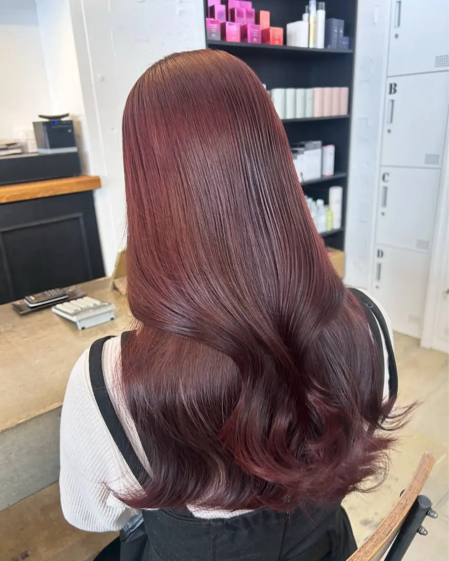 ロング カラー ブリーチ ピンクカラー レッドカラー レイヤー sala 推しカラー職人🎀のヘアスタイル