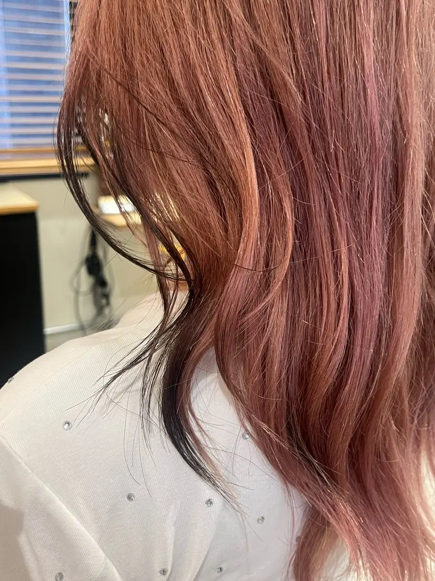 ロング カラー デザインカラー 🦮shiori アイドルオタク🦮のヘアスタイル