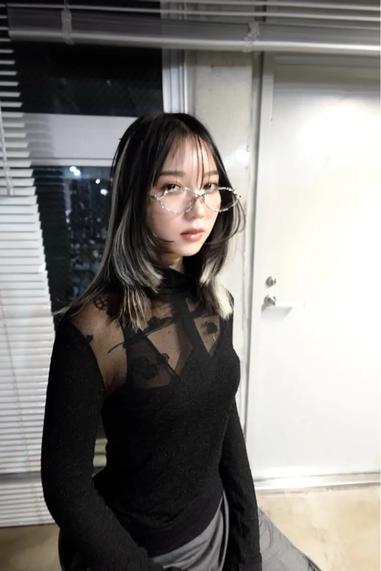 ミディアム カラー 本間 結衣のヘアスタイル