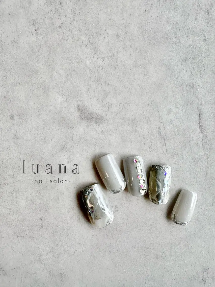 ネイル フットネイル ジェルネイル 韓国ネイル マグネットネイル 持ち込み ハンドネイル luana ネイルサロンのネイルデザイン