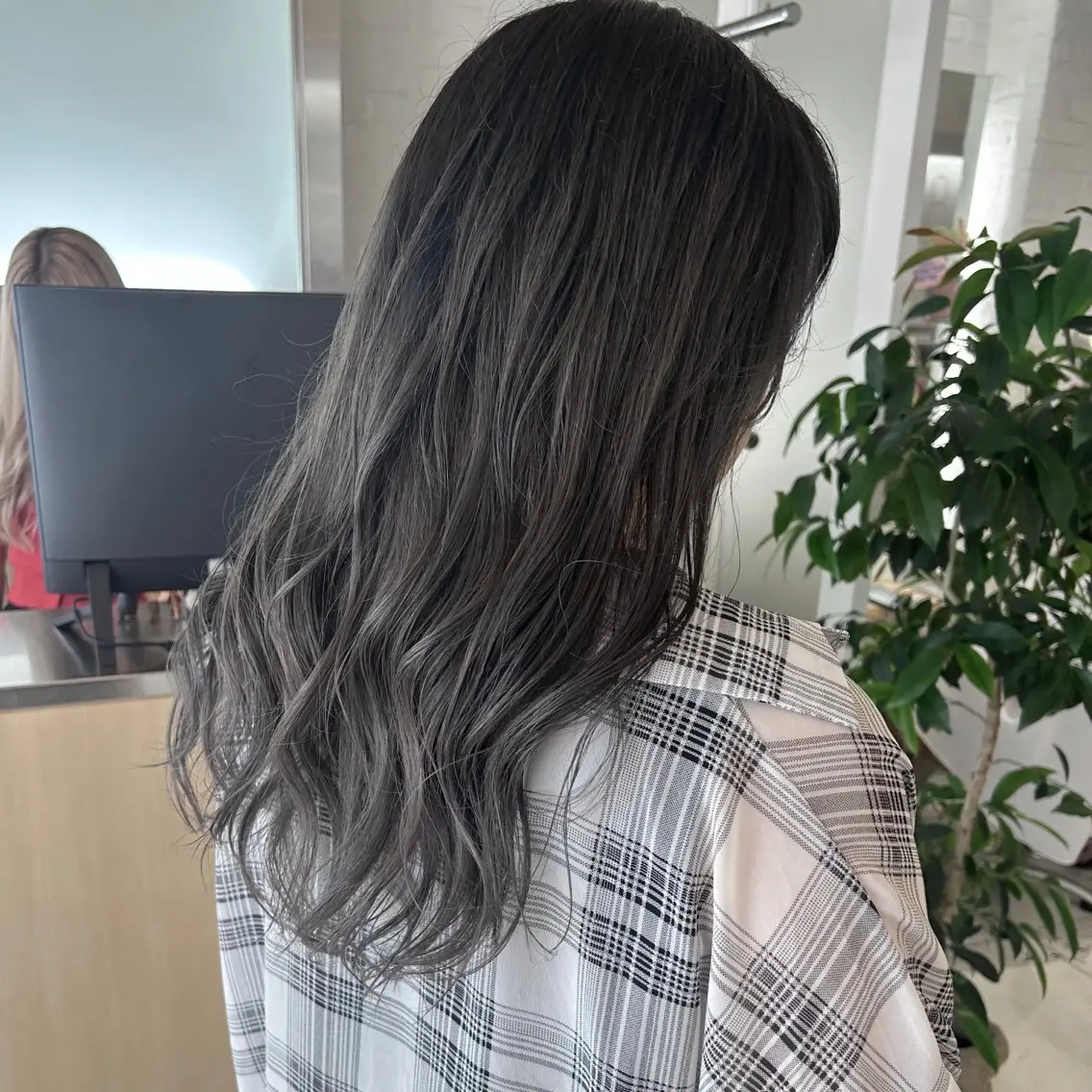 セミロング カラー ヘアカラー Ida Akaneのヘアスタイル