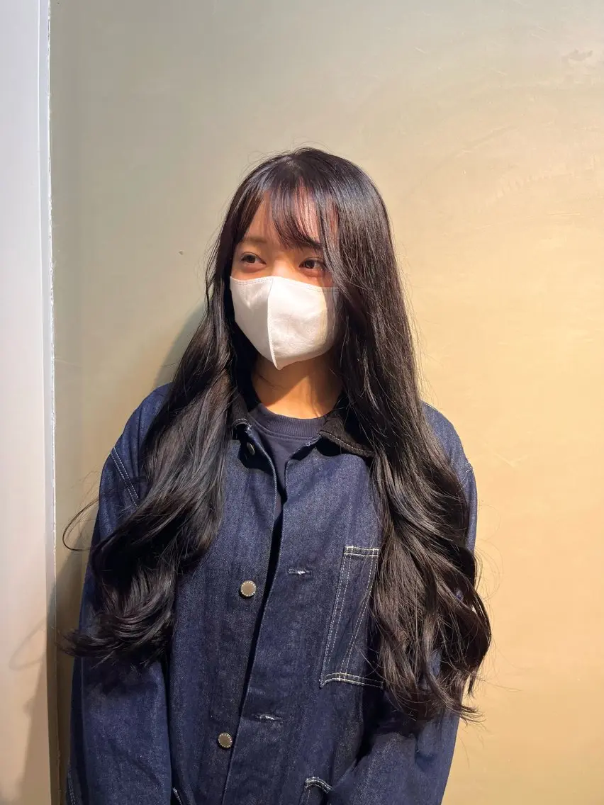 カラー 黒髪 レッドカラー 本木下朋花/髪質 改善×ダブルカラーのヘアスタイル