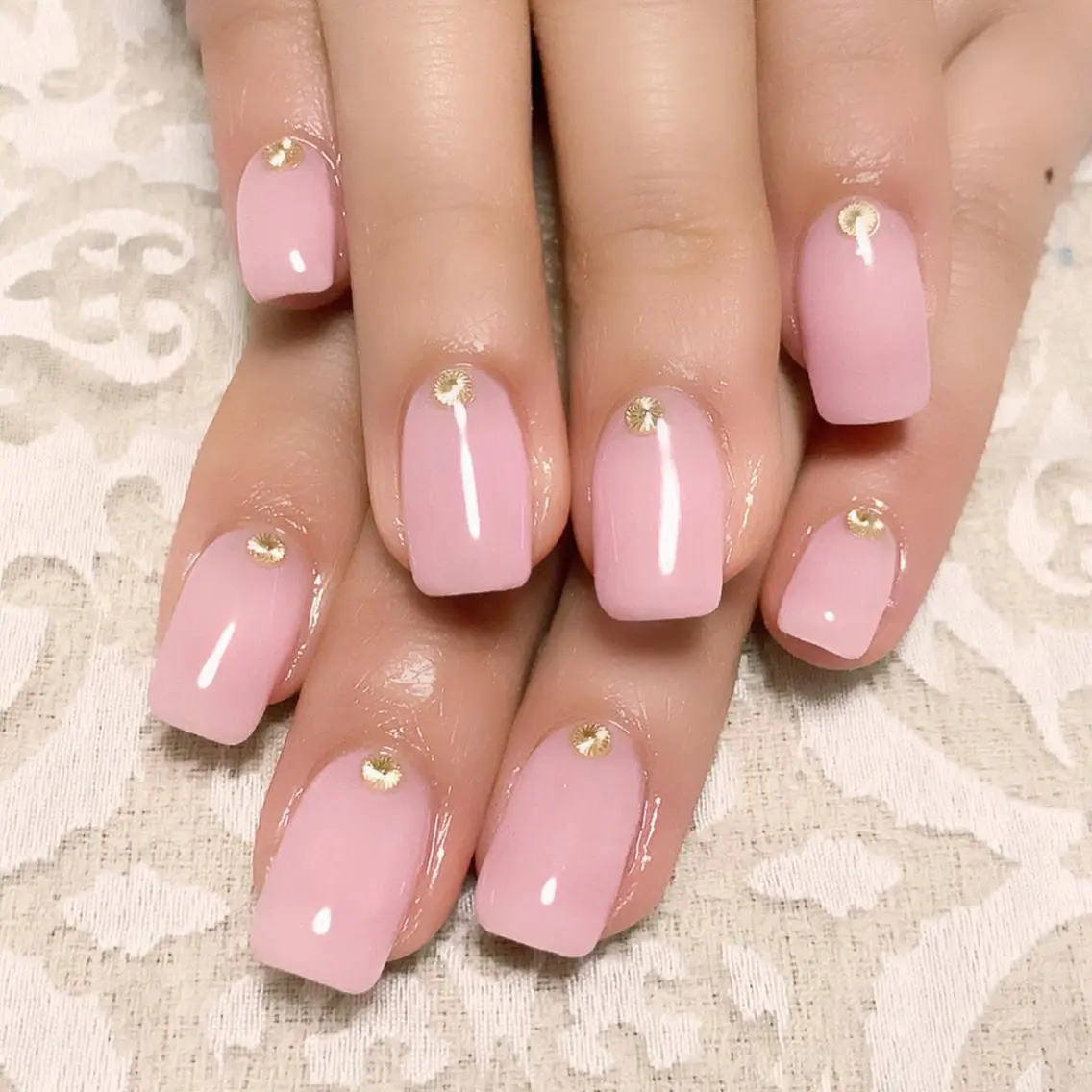 ネイル シンプルネイル ストーンネイル yumnail (ネイル&脱毛)のエステ・リラクイメージ