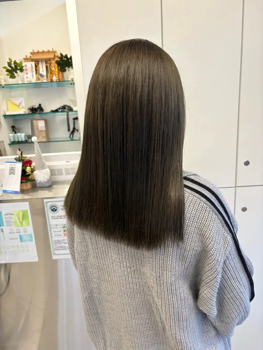 セミロング カラー グレージュ オリーブグレージュ オリーブグレー カット ヘアカラー トリートメント YUIMARL / 𝐂𝐇𝐈𝐊𝐀のヘアスタイル