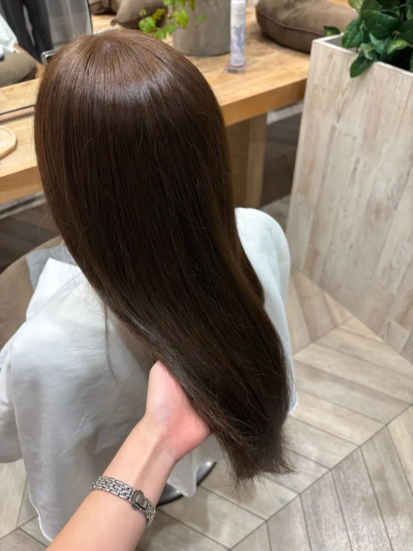 カラー ベージュカラー オリーブベージュ 石橋 ゆり菜のヘアスタイル