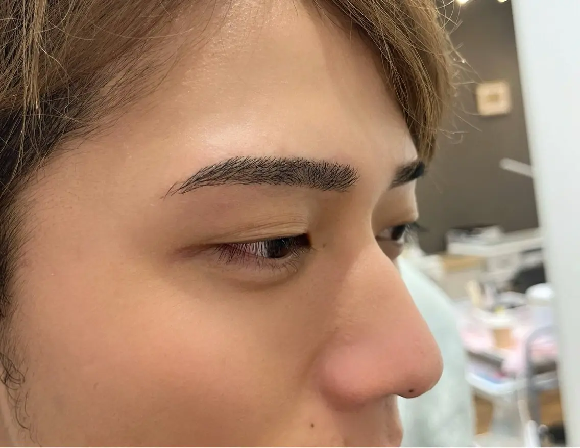 メンズ アイブロウ salon emu mamiのマツエク・マツパデザイン