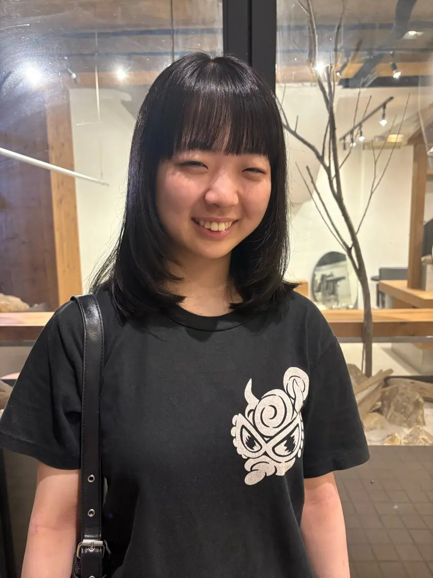 ミディアム 顔まわりレイヤー 顔周りカット レイヤーカット カット ナチュラル ｜ suzukaのヘアスタイル