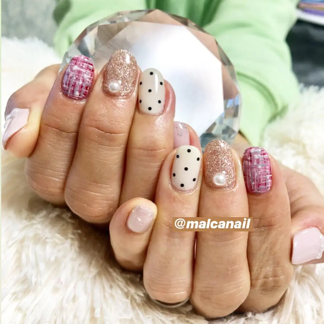 ショート カラー パーマ ヘアアレンジ キッズ ネイル マツエク・マツパ ハンドネイル 荒木 莉奈のネイルデザイン