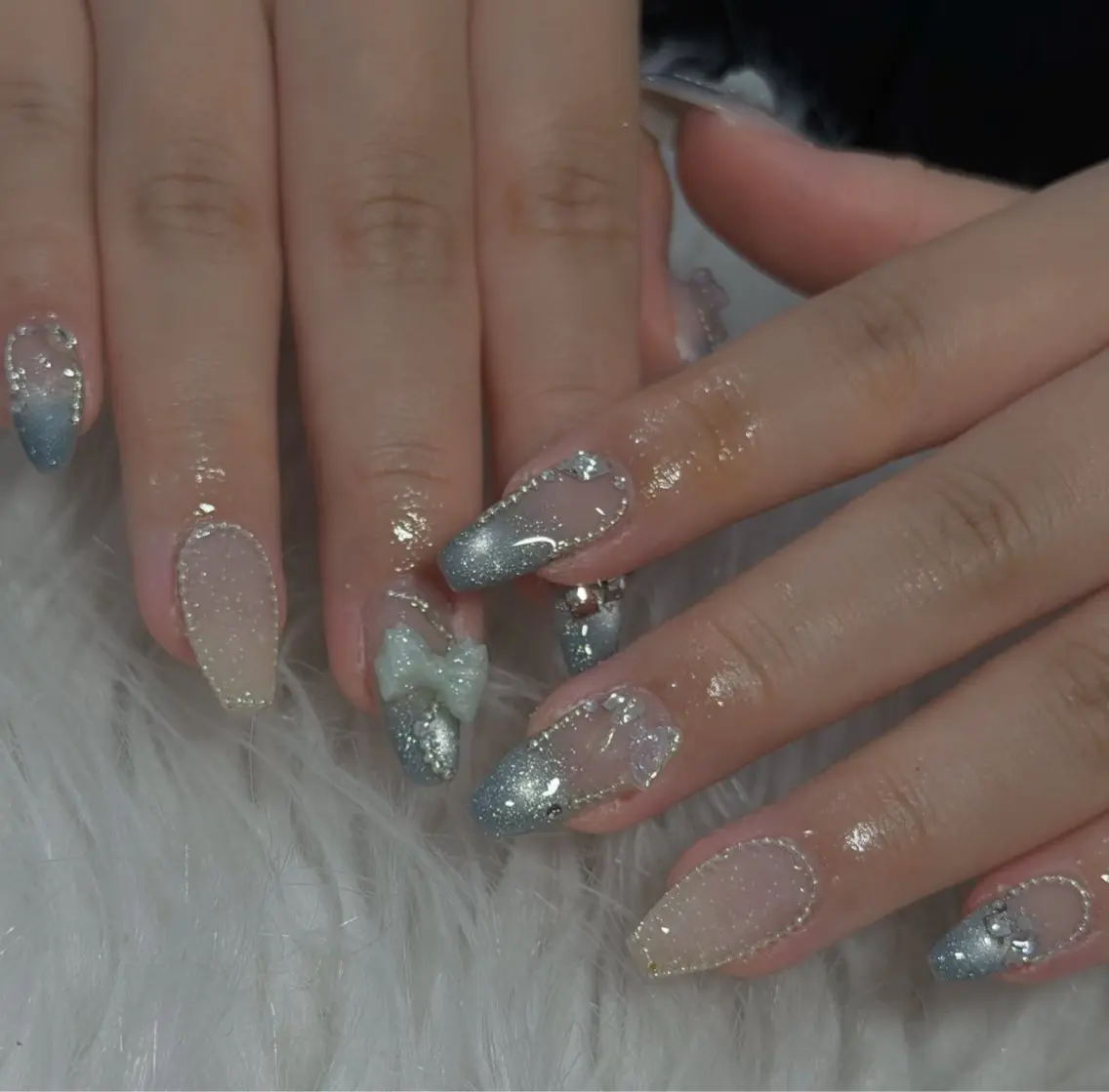 ネイル ハンドネイル フットネイル LAVISH nanamiのネイルデザイン