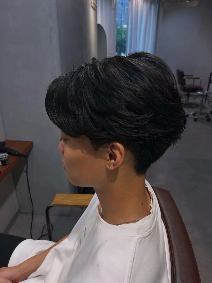 メンズ センターパート メンズパーマ カット 大久保 天翔のヘアスタイル
