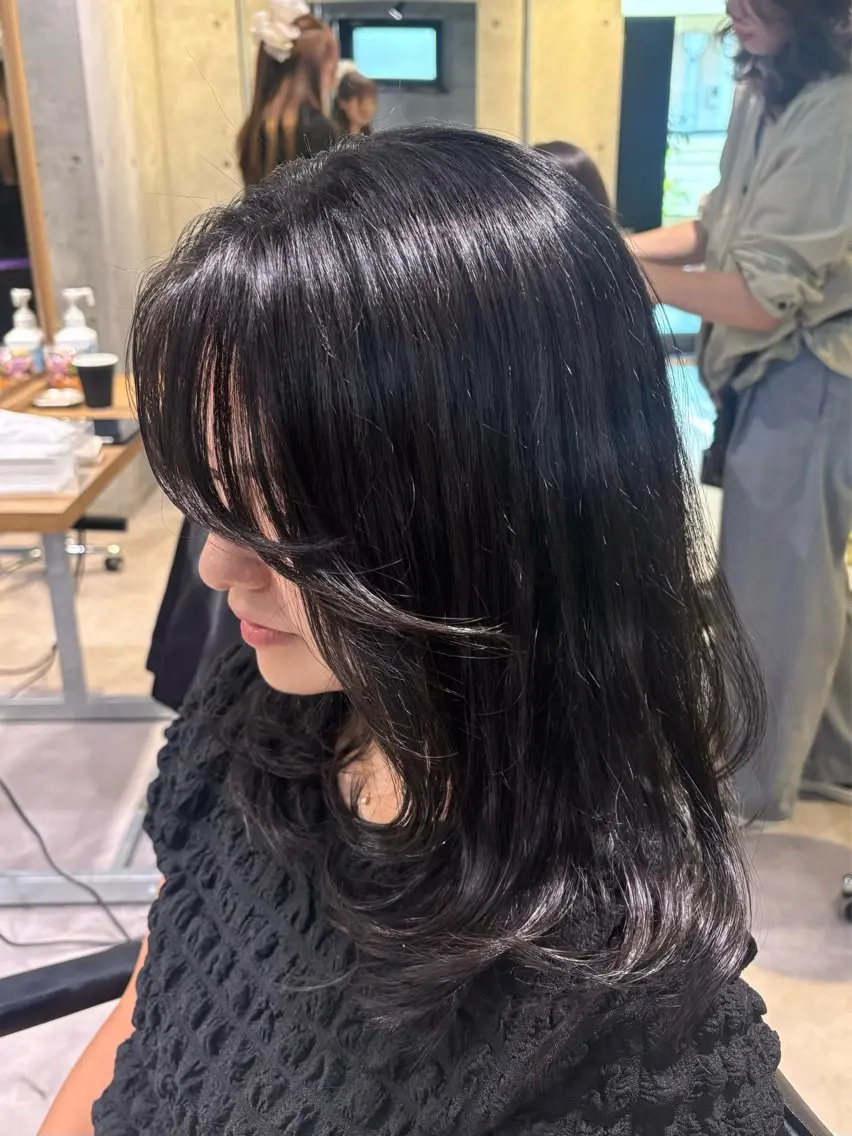セミロング カット ︎︎ HINAのヘアスタイル