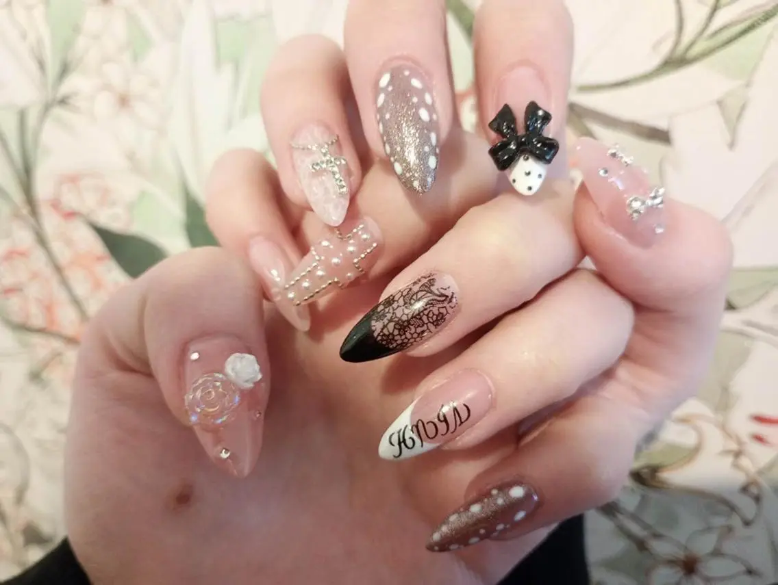 ネイル 長さ出し フレンチネイル ジェルネイル ガラスフレンチ 韓国ネイル Hana Bloom Nail💛Rinaのネイルデザイン