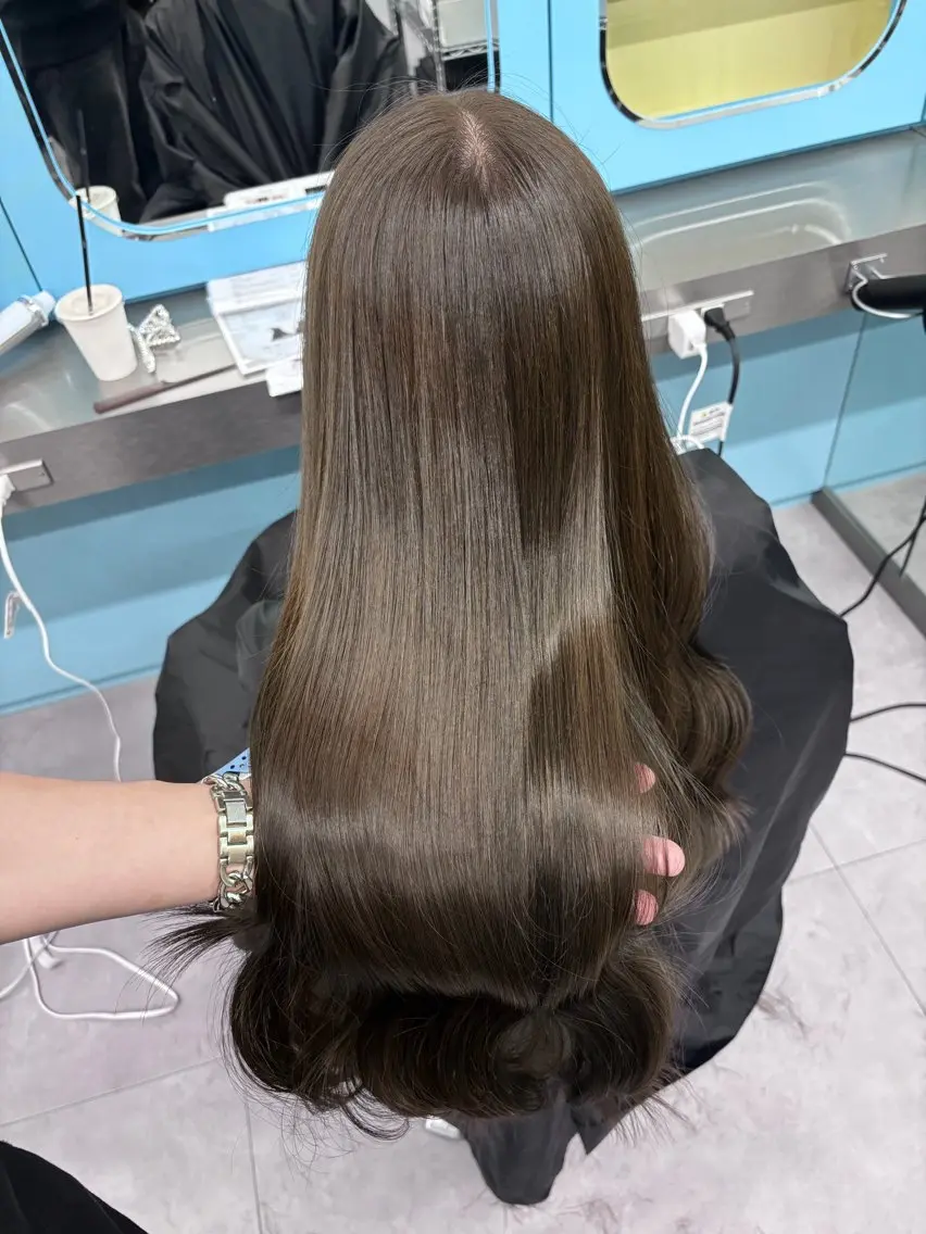 ロング 切りっぱなしボブ ボブ 顔まわりレイヤー 顔周りカット 髪質改善 kyon🎀 透明感カラー/西梅田のヘアスタイル