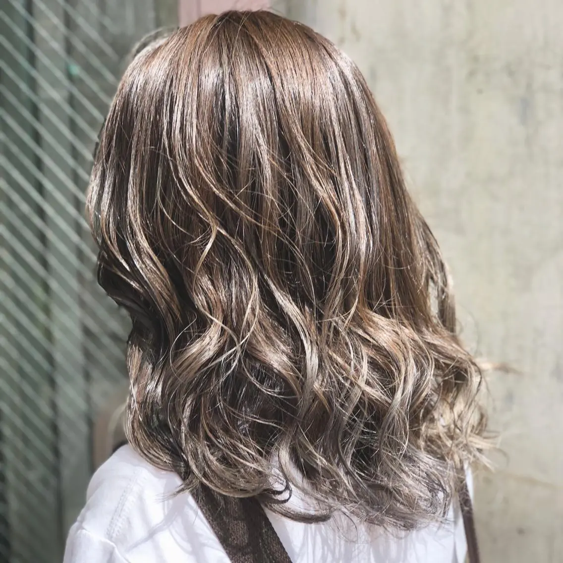 セミロング ハイライト 片桐 大介のヘアスタイル