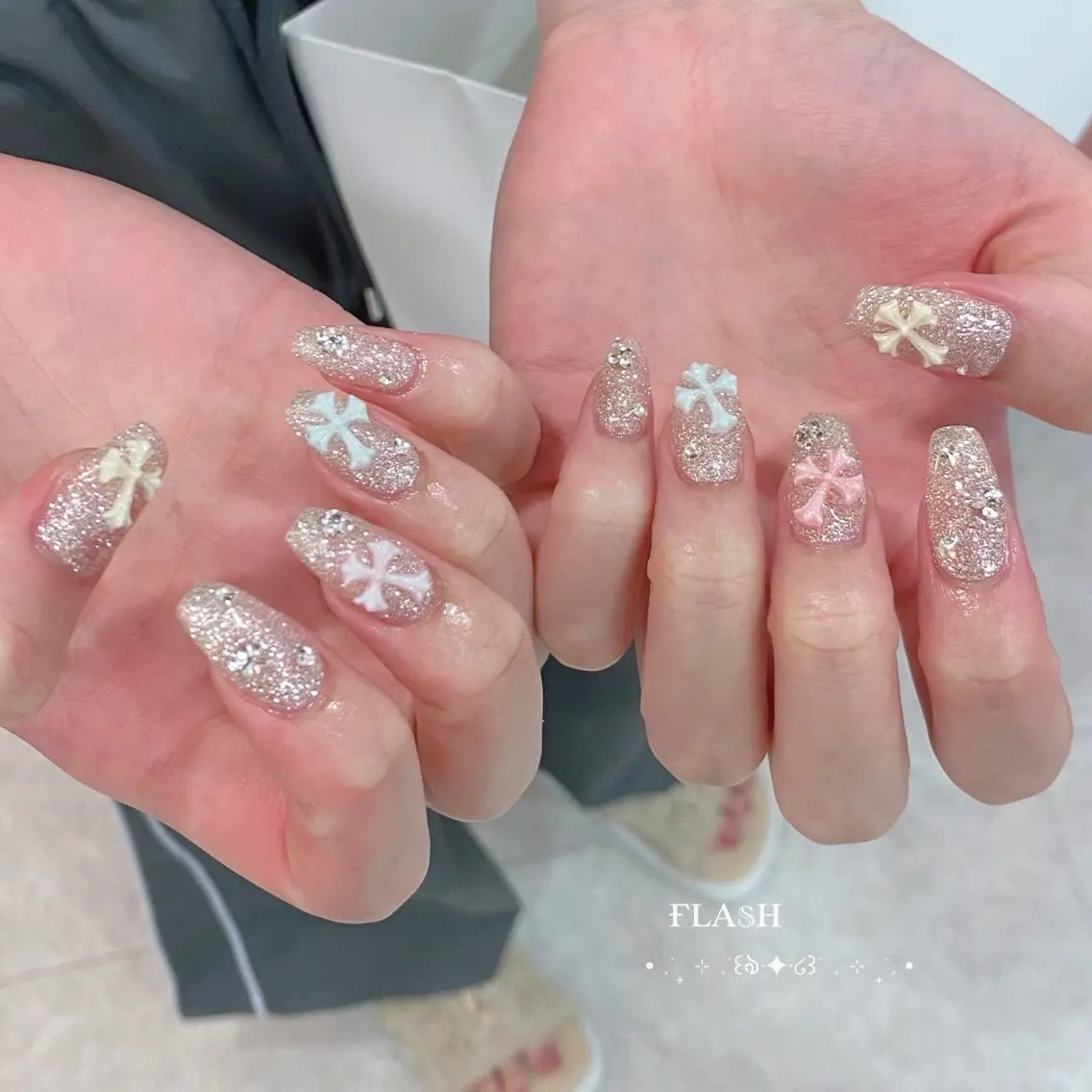 ネイル キラキラネイル ハンドネイル 🎀FLORANZ 🎀MIKAのネイルデザイン