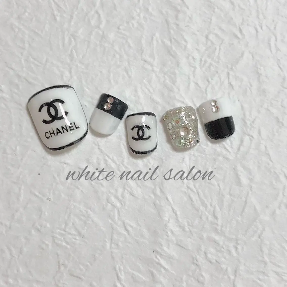 ネイル ジェルネイル ハードジェル 持ち込み ソフトジェル フットネイル white nail salonのネイルデザイン