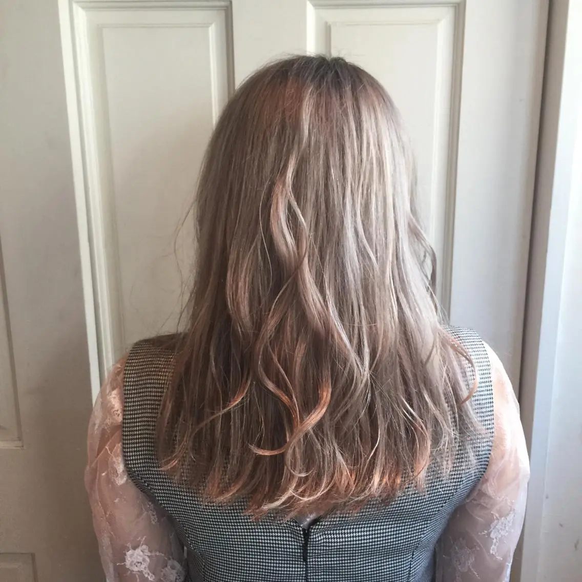セミロング カット ヘアカラー トリートメント ホワイト&レイヤーカ ットエクステ長畠俊輔のヘアスタイル