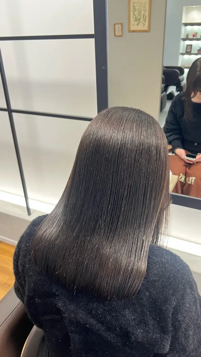 ミディアム カラー アカリ ✄﻿似合わせカット✄のヘアスタイル
