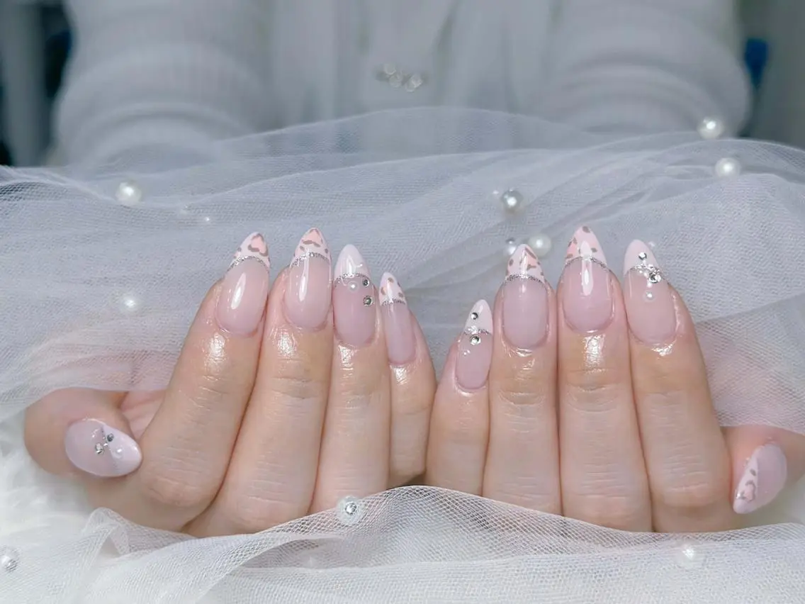 ロング カラー 韓国風ヘア ハンドネイル Bling Salonのネイルデザイン