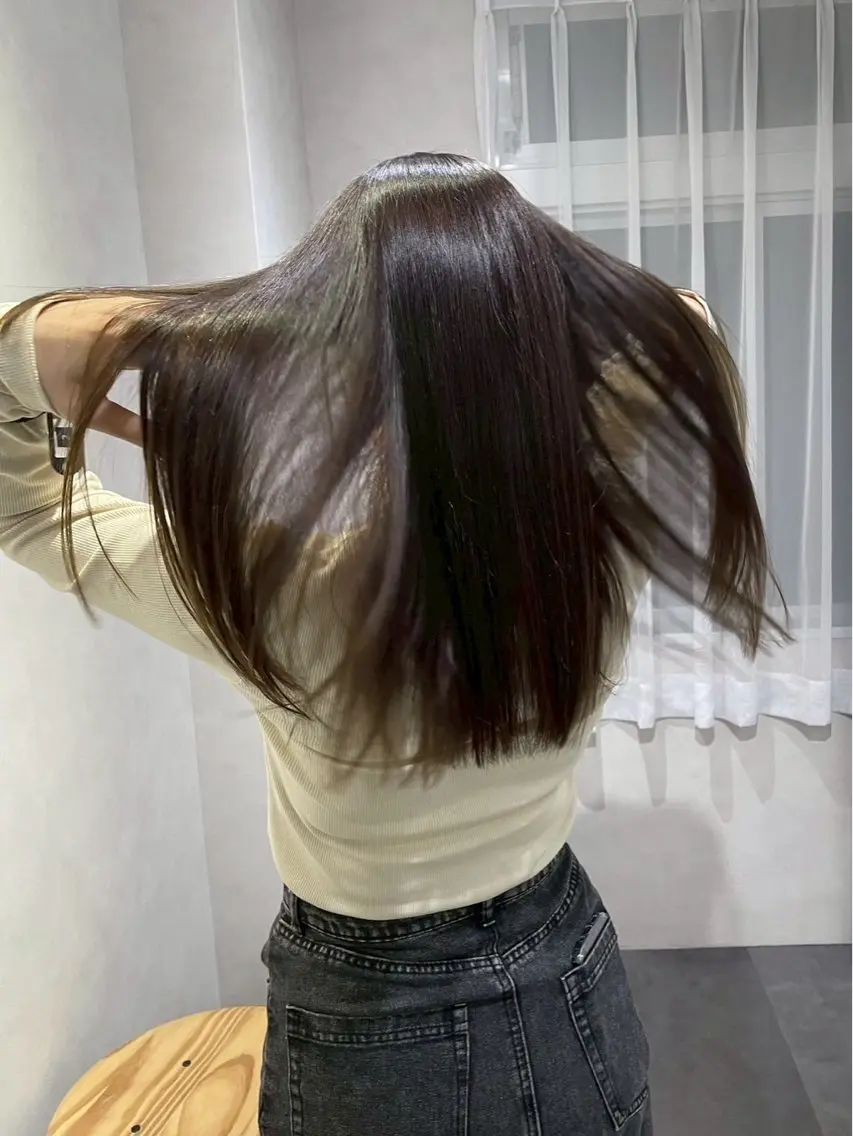 セミロング カラー 縮毛矯正募集🔥 西梅田/六角一咲のヘアスタイル