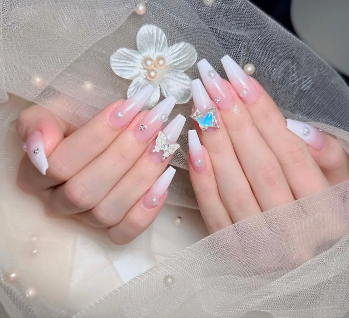 ネイル アートネイル ボルドー フレンチネイル ジェルネイル 氷ネイル・うるうるネイル ハンドネイル Julie NailSalonのネイルデザイン