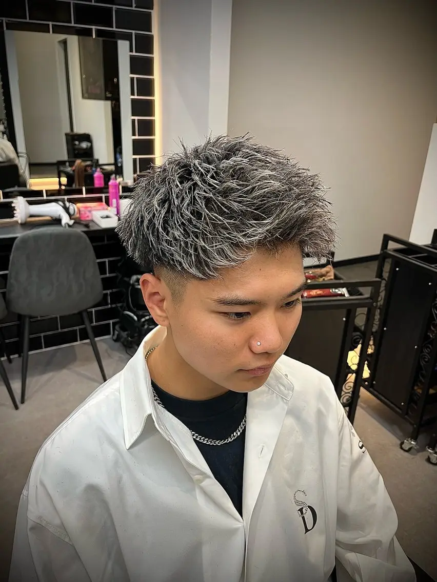 [新規様限定クーポン]カット、メッシュ、ヘアセット(ホワイトメッシュ＋3300円)の写真