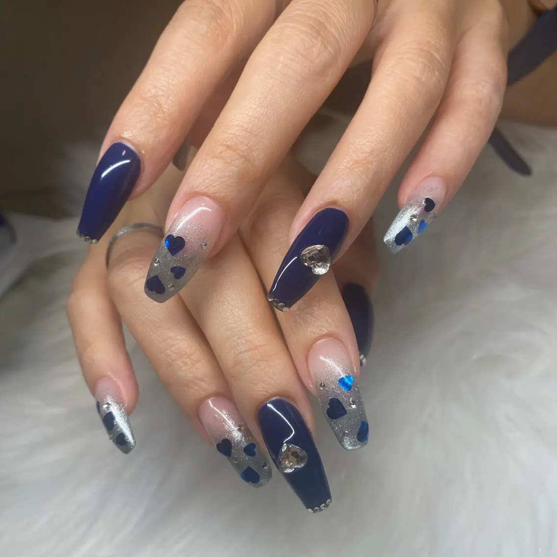 ネイル ハート ネイビー nail salon milkのネイルデザイン