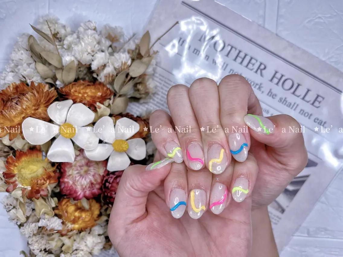 ミディアム カラー ネイル Le’a NailSalonのネイルデザイン