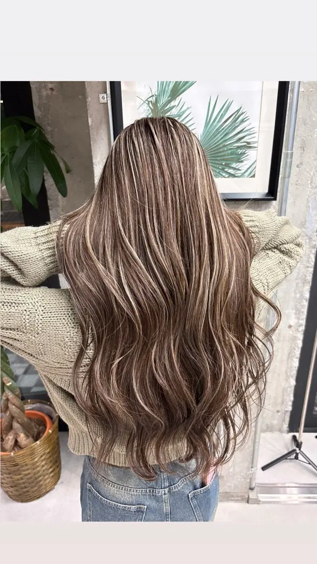 ロング カラー ブリーチ ハイライトカラー ハイライト カット ヘアカラー ♡ハイライトカラー shinri♡のヘアスタイル