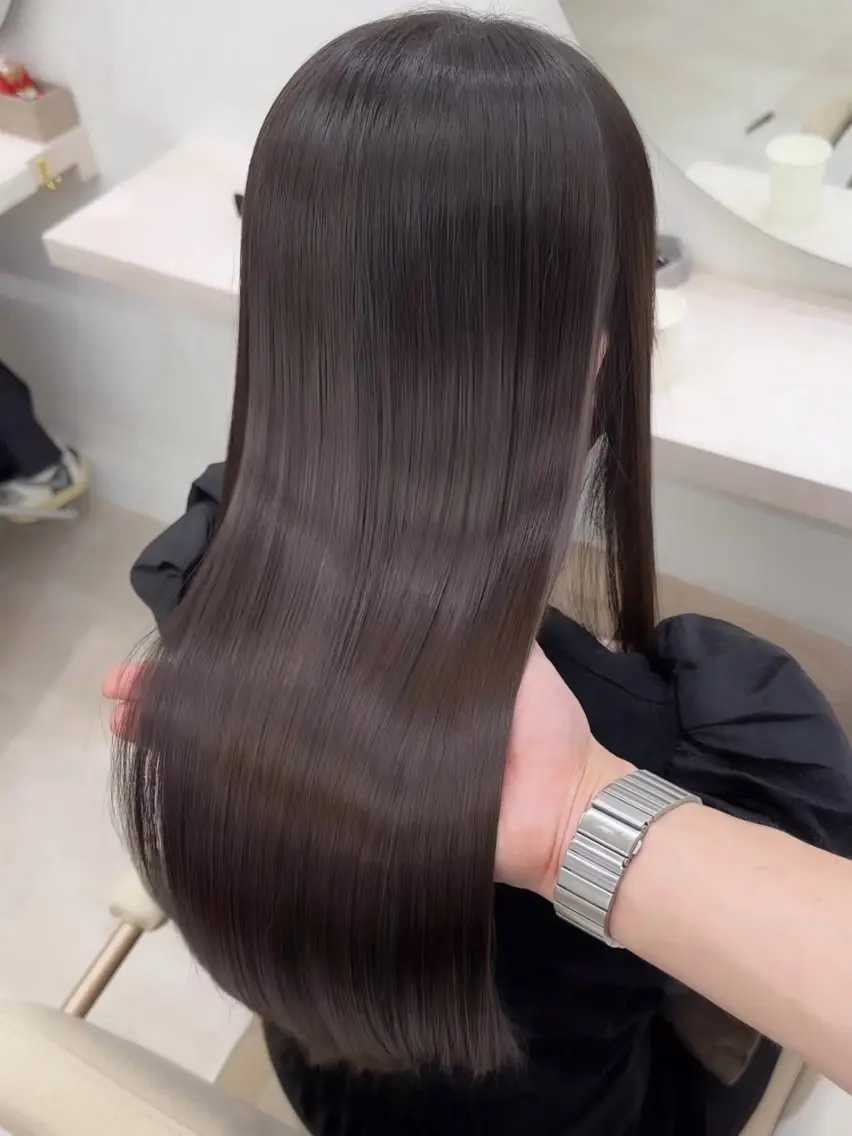 ロング 顔まわりレイヤー 髪質改善 レイヤーカット ロング 縮毛矯正 縮毛矯正 トリートメント 酸性縮毛矯正モデル/ 梅田/咲音のヘアスタイル